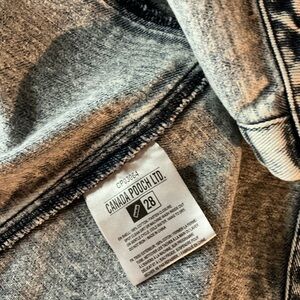 Canada Pooch Ltd. Heather Gray Dog Coat - Size 28